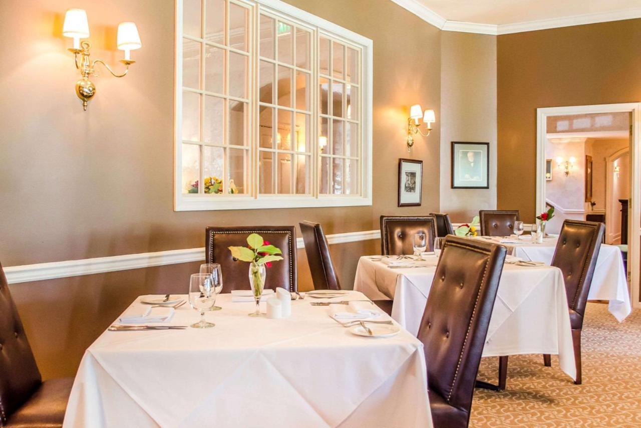 Carnegie House 4* State College